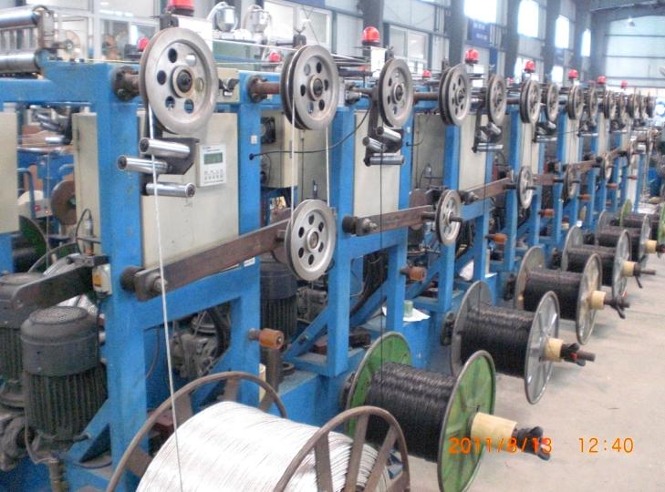 摇臂式主动放线架